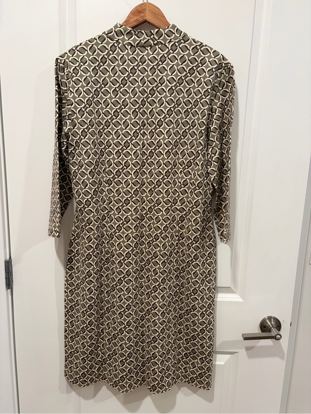 J. McLaughlin Beige and Black Geometric Midi Dress with V-Neck - Picture 3 of 3